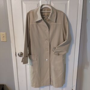 Like-New Classic Unisex‎ Trench Coat Size M/L Fall Vintage Over Coat